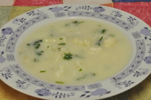 Květáková polévka s ovesnými vločkami – Snadné recept z Česko kuchyně, hotový za 30 - 45 minut